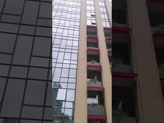 Toldos retráteis para janelas com braço rebatível