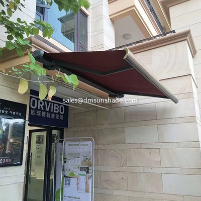 Telhado retrátil exterior com controle de motor e luz LED Canopy jardim Parede de sol Telhado
